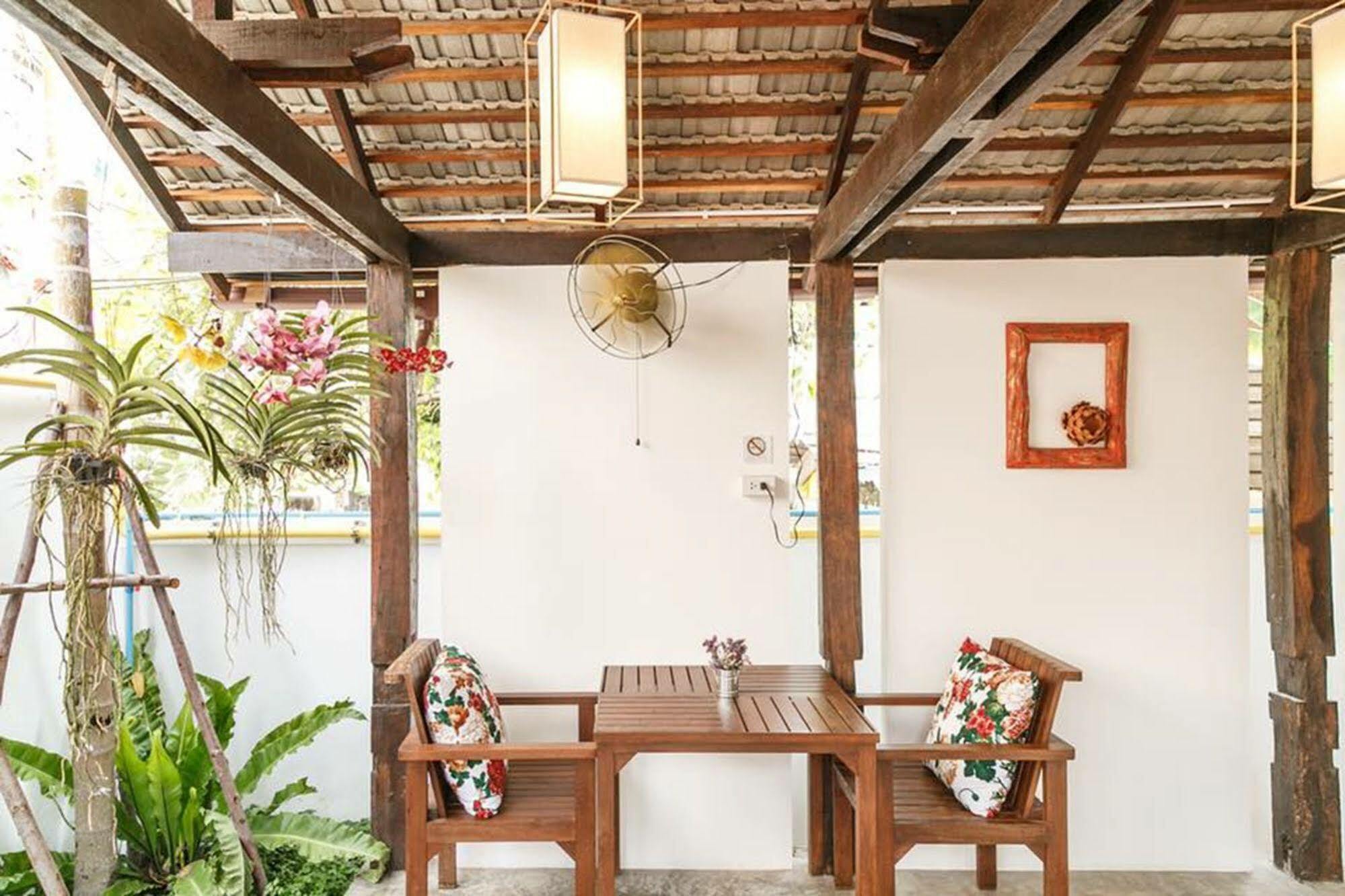 The Home Chiangmai Luxury Guesthouse Чиангмай Экстерьер фото